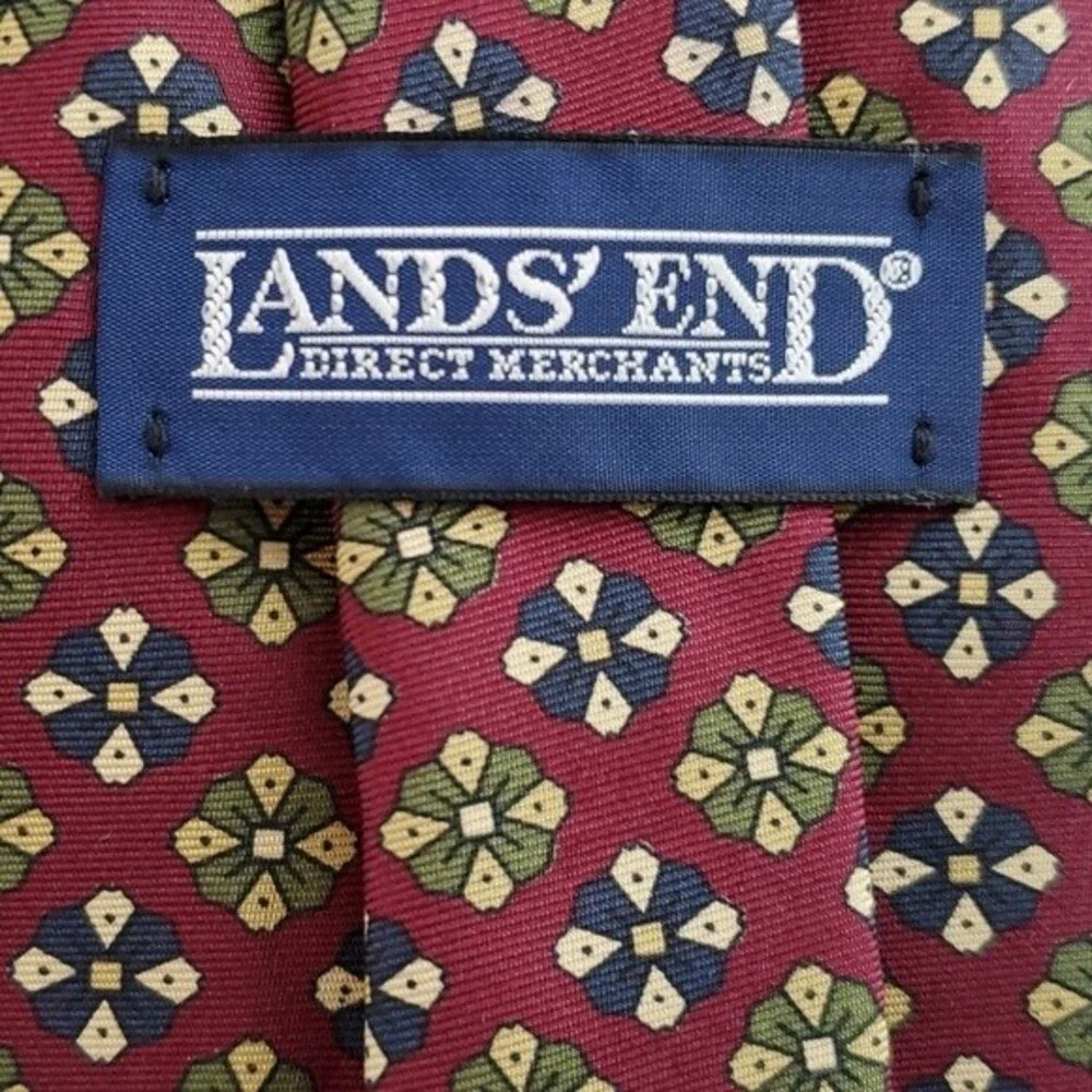 LANDS' END SILK TIE BURGUNDY WITH MEDALLIONS 3.75